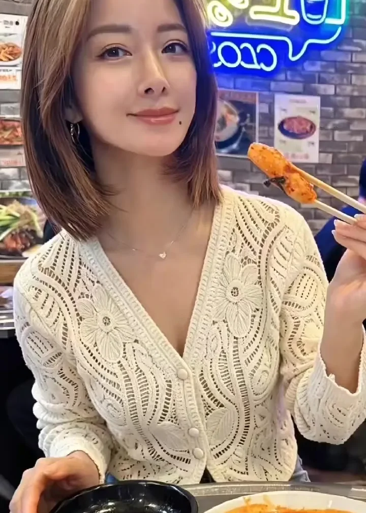 Women’s long-sleeve crochet shirt — EF-W-1204